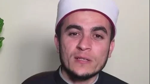 حكم الدعاء على الميت الظالم