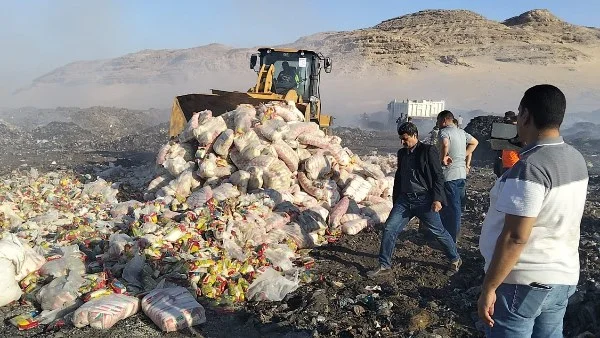 ضبط 39 طنًا من السلع الفاسدة بسوهاج