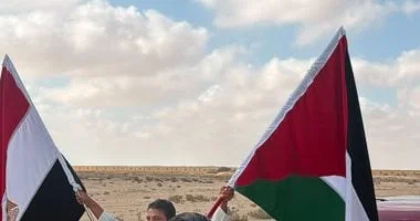 علم فلسطين يرافق منتخب مصر في احتفالية العلمين