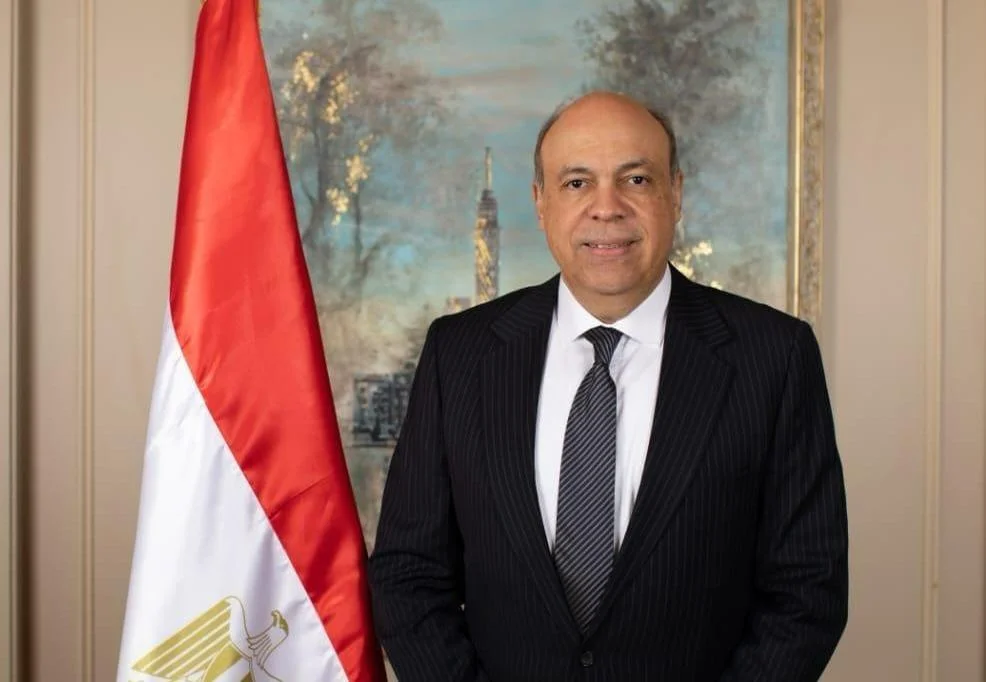 استقبال حاشد لبعثة المنتخب الوطني في مطار العلمين