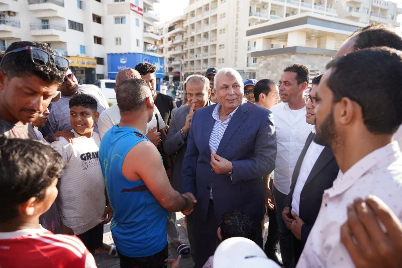 محافظ مطروح يتفقد الكورنيش الغربي المطور