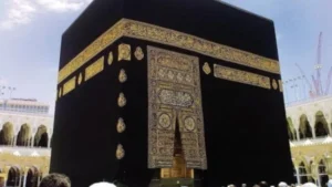 بناء الكعبة المشرفة ومكانتها التاريخية