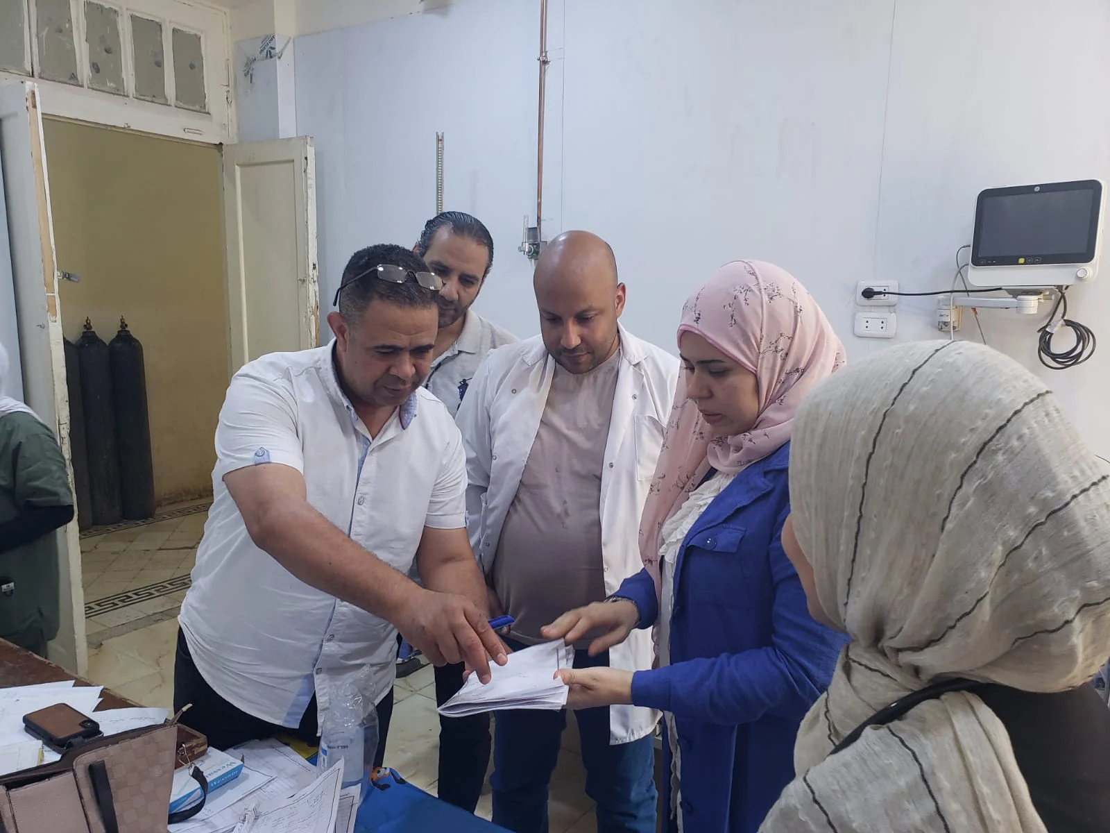 جولة تفقدية بمستشفى جرجا العام لتعزيز الخدمات الصحية