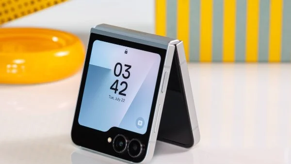 سامسونج تفكر في إنهاء سلسلة Galaxy Z Flip بعد Z Flip 8