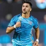 الأهلي يوضح موقفه من التعاقد مع منصف بقرار