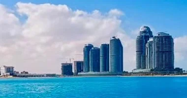 العلمين الجديدة: تحوّل تاريخي من أرض ألغام إلى مدينة أحلام