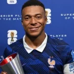 مبابي يتألق ويحقق جائزة أفضل لاعب أمام السويد