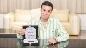 حلمي عبد الباقي يتلقى تكريمًا عن أغنية "فارقني"