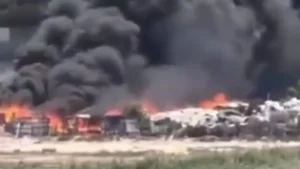 حريق كبير في مخزن كرتون بالإسكندرية
