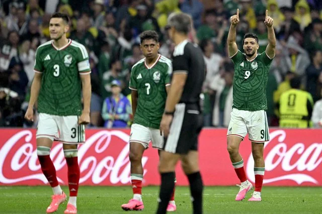 خيمينيز يتألق ويعزز مركزه كهداف تاريخي منتخب المكسيك