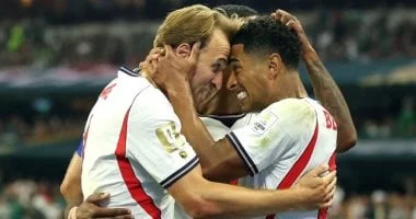إنجلترا تتأهل لنصف نهائي كأس العالم بعد انتصار مثير