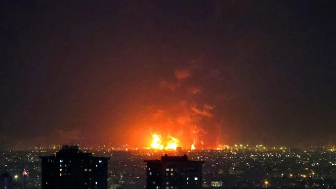 حوادث انفجارات في بندر عباس وسيريك الإيرانية