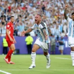 الأرجنتين تتقدم على سويسرا بهدف ماك أليستر في ربع النهائي