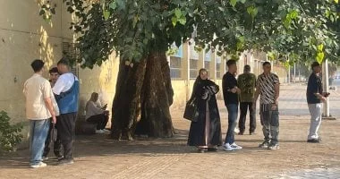 توافد أولياء الأمور لدعم طلاب الثانوية العامة في الجيزة