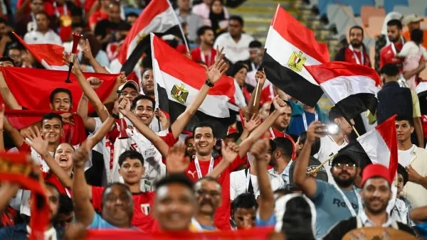 احتفالات الجماهير المصرية في استاد القاهرة بعد إنجاز المونديال