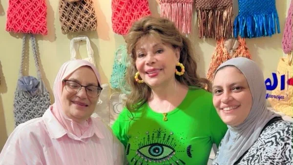 صفاء أبو السعود تزور جناح المجلس القومي للمرأة في "ديارنا"