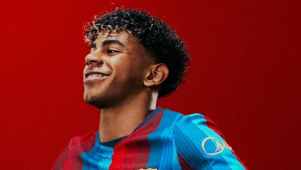 برشلونة يكشف عن قميصه الجديد لموسم 2026-2027