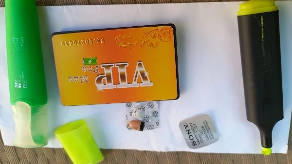 ضبط سماعات غش بحوزة طالبين في قنا