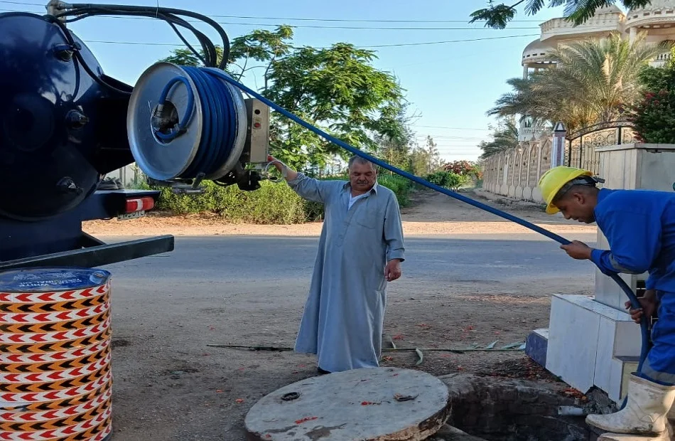 تدخل فني لحل مشاكل الصرف الصحي بالغربية