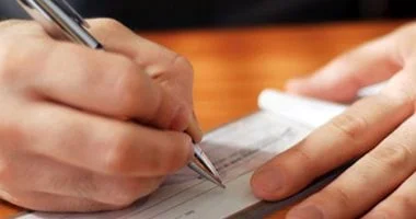 خطوات قانونية لحماية أموالك من سرقة الشيكات