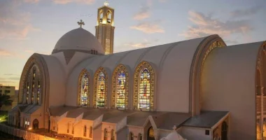 حياة الأسقف: توازن بين الصلاة والإدارة