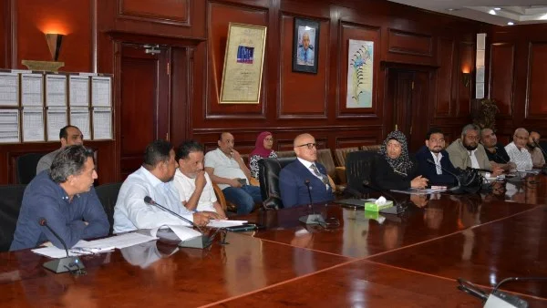 مناقشة مشروعات الخطة الاستثمارية في الأقصر