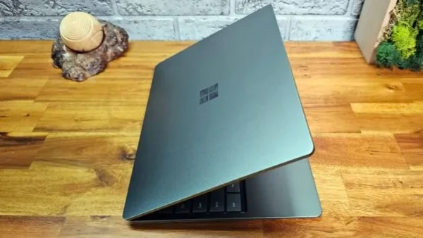 مايكروسوفت توقف إنتاج Surface Go وSurface Laptop Go