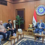 تكريم إمام عاشور من قبل محافظ الدقهلية