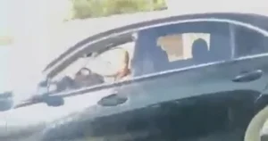 مطاردة مرعبة على محور الشهيد تهدد حياة سيدة وطفليها