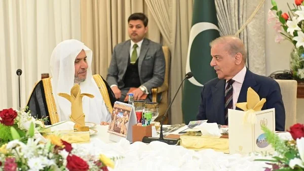 رئيس وزراء باكستان يستقبل أمين رابطة العالم الإسلامي