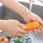 الطريقة الصحية لغسل الفاكهة والخضار