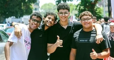 إقبال طلاب الثانوية العامة أمام لجان الامتحانات