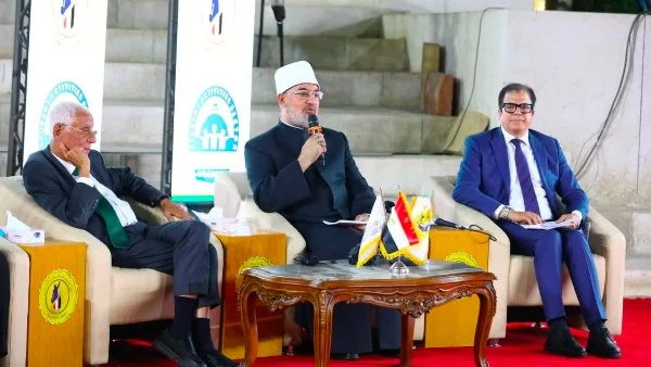مفتي الجمهورية: القيم والأخلاق أساس العلم النافع