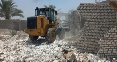 إزالة تعديات الأراضي الزراعية في أبو صوير بالإسماعيلية