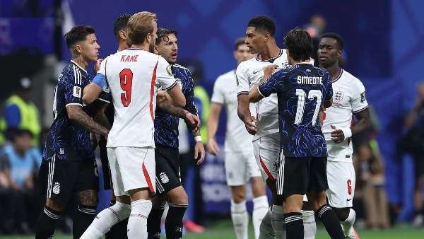 مشاهد مثيرة من مباراة الأرجنتين وإنجلترا في كأس العالم