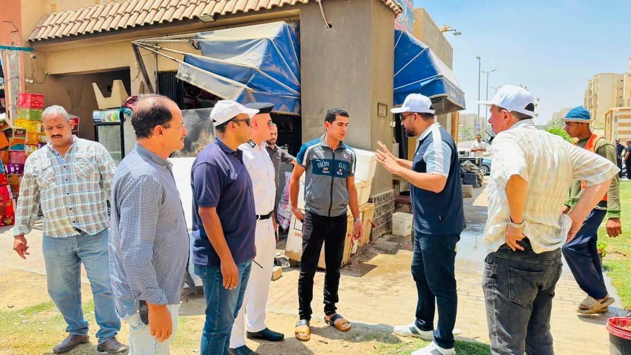 حملة لإزالة الإشغالات في مدينة العبور الجديدة