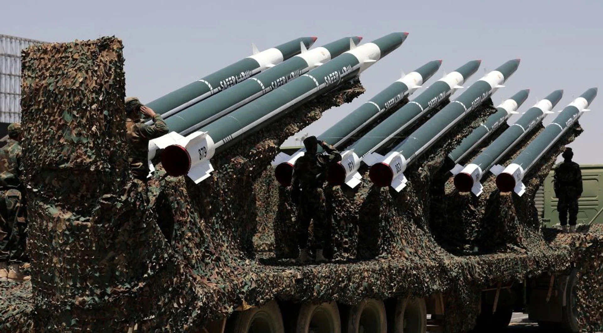 إيران تهدد بإغلاق باب المندب وتأثيرها على الشحن العالمي