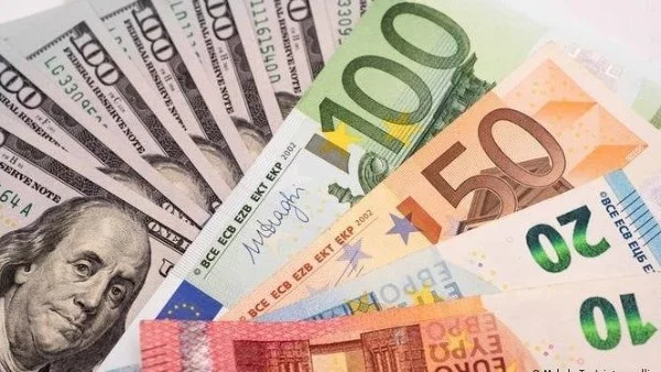 تراجع سعر الدولار وزيادة اليورو في البنوك المصرية