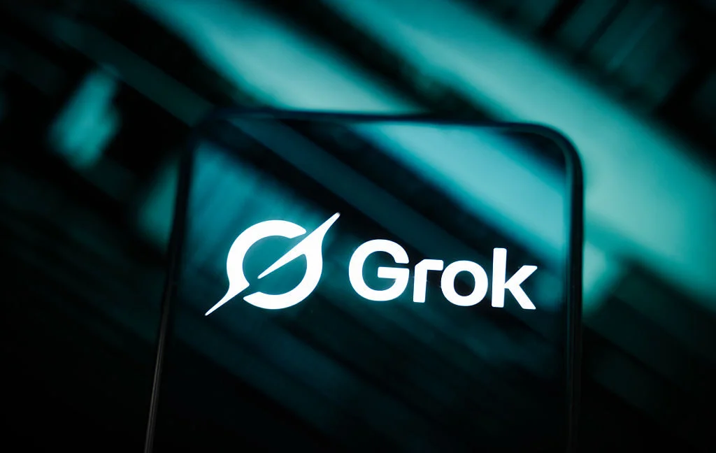 xAI تلاحق مستخدماً لنموذج Grok بسبب محتوى غير قانوني
