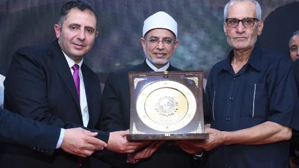 تكريم مميز لجهود حبيب أبو جمعة في جامعة الأزهر