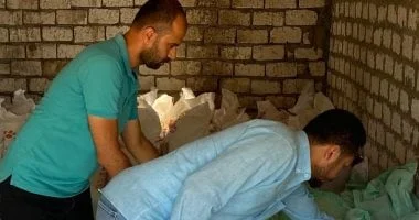 ضبط 6.290 طن دقيق مدعم وهياكل دواجن مجهولة في الشرقية