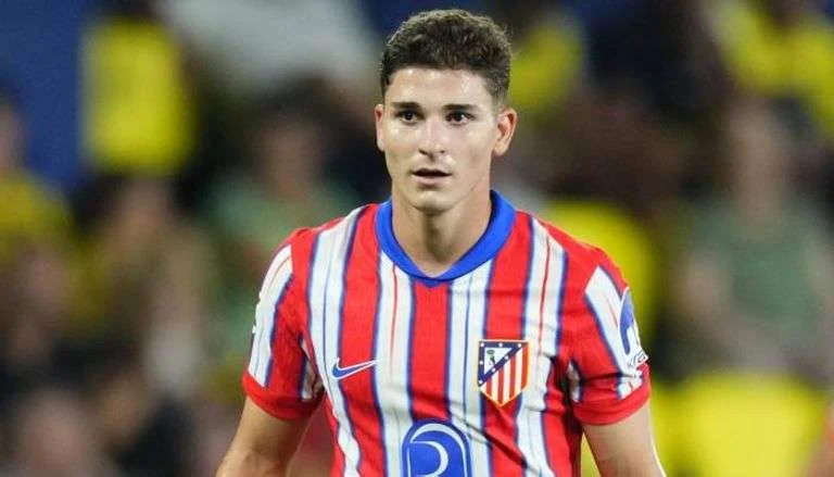 برشلونة يجدد اهتمامه بجون دوران مهاجم النصر السعودي