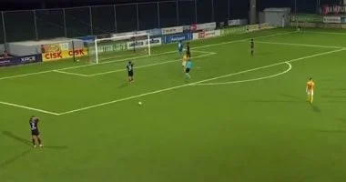 غريب دوري المؤتمر الأوروبي: ركلة مرمى تتحول لركلة جزاء