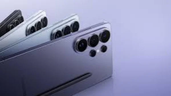 سامسونج تكشف سبب البقعة الحمراء في Galaxy S26 Ultra