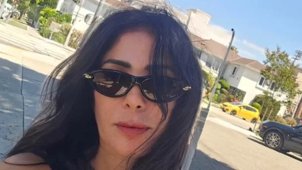 منى زكي تتألق بإطلالة كاجوال وتستعد لمسلسل جديد