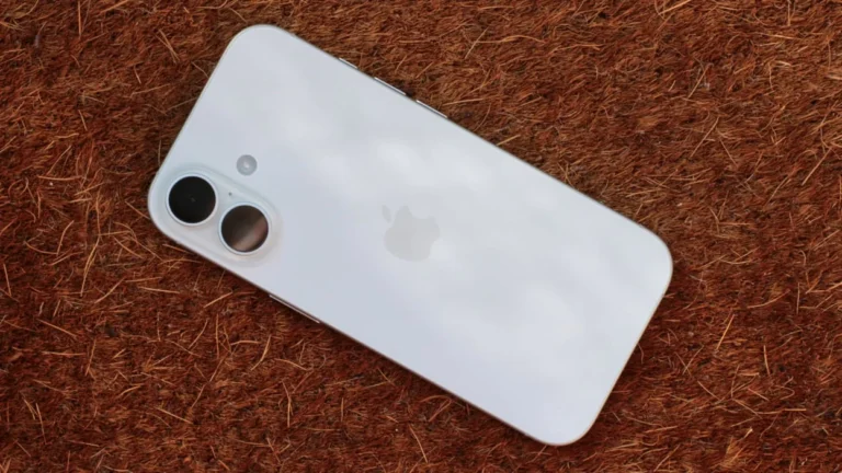 احصل على iPhone 17 مجاناً مع T-Mobile