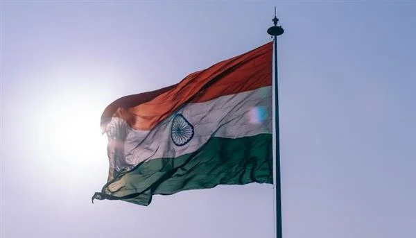 الهند تطلق أول صاروخ خاص إلى الفضاء