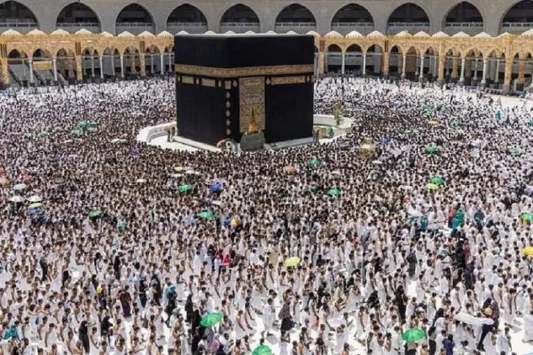 ارتفاع عدد المعتمرين في السعودية خلال موسم العمرة
