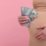 تأجير الأرحام وارتفاع عدد الأطفال عديمي الجنسية في أوروبا