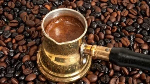 كيفية اختبار القهوة المغشوشة والأصلية